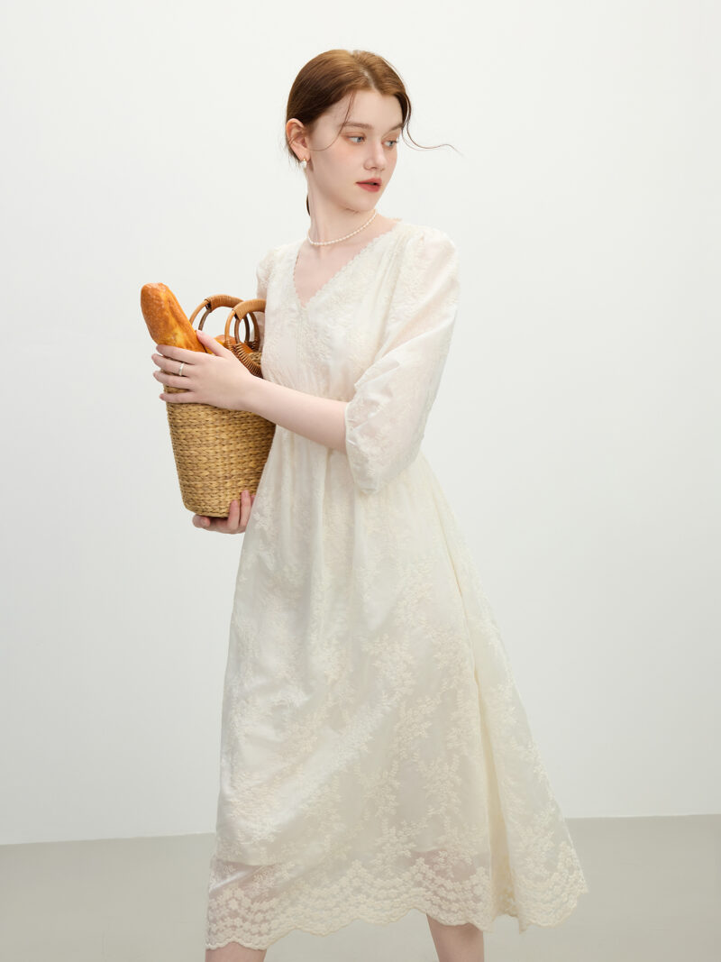 Elegant Lace V-Neck Maxi Dress - Image 4