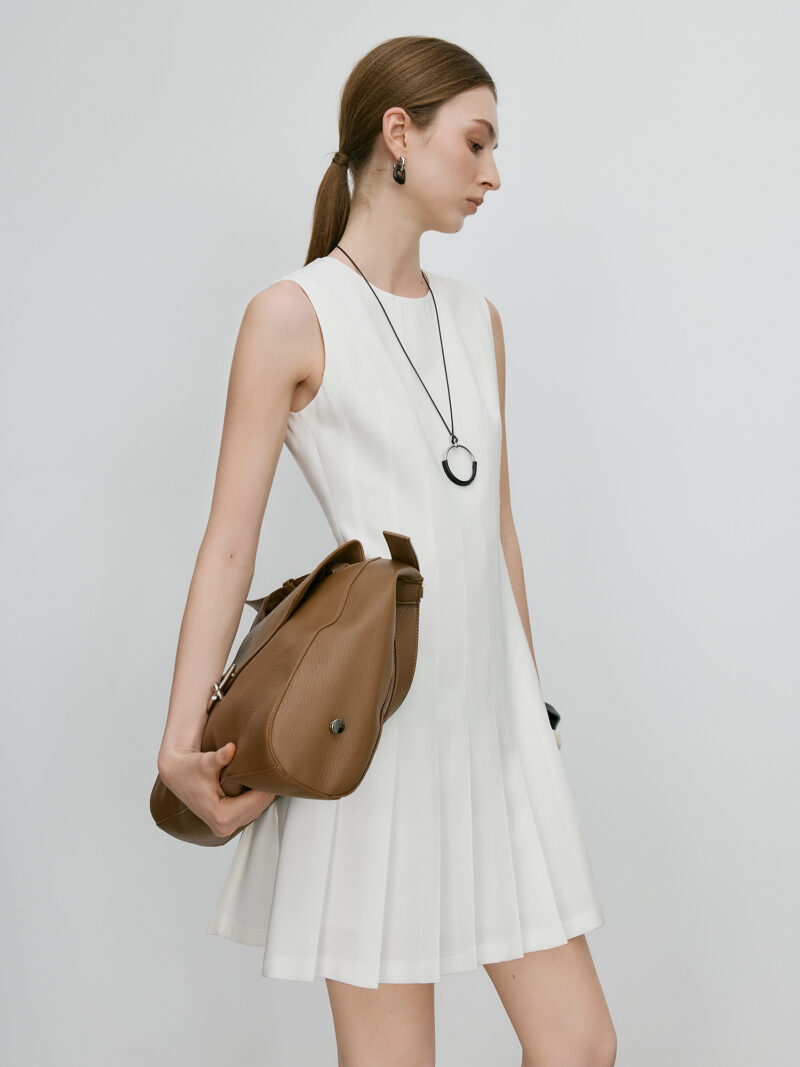 Minimalist Old Money Sleeveless A-Line Pleated Dress for Women - Image 4