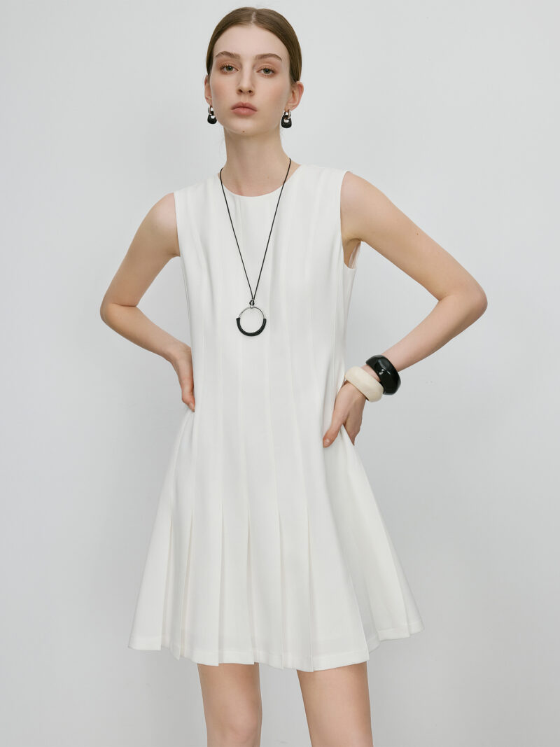 Minimalist Old Money Sleeveless A-Line Pleated Dress for Women - Image 5