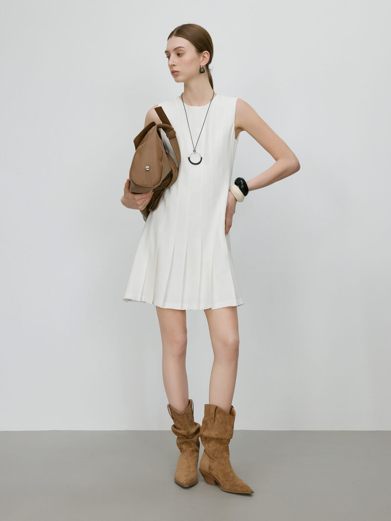 Minimalist Old Money Sleeveless A-Line Pleated Dress for Women - Image 2