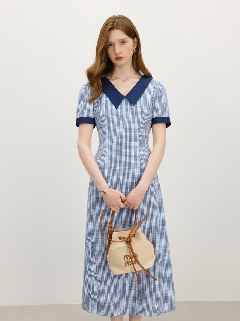 Chic Checkered Summer A-Line Dress with Tailored Waist & V-Neck - Image 2