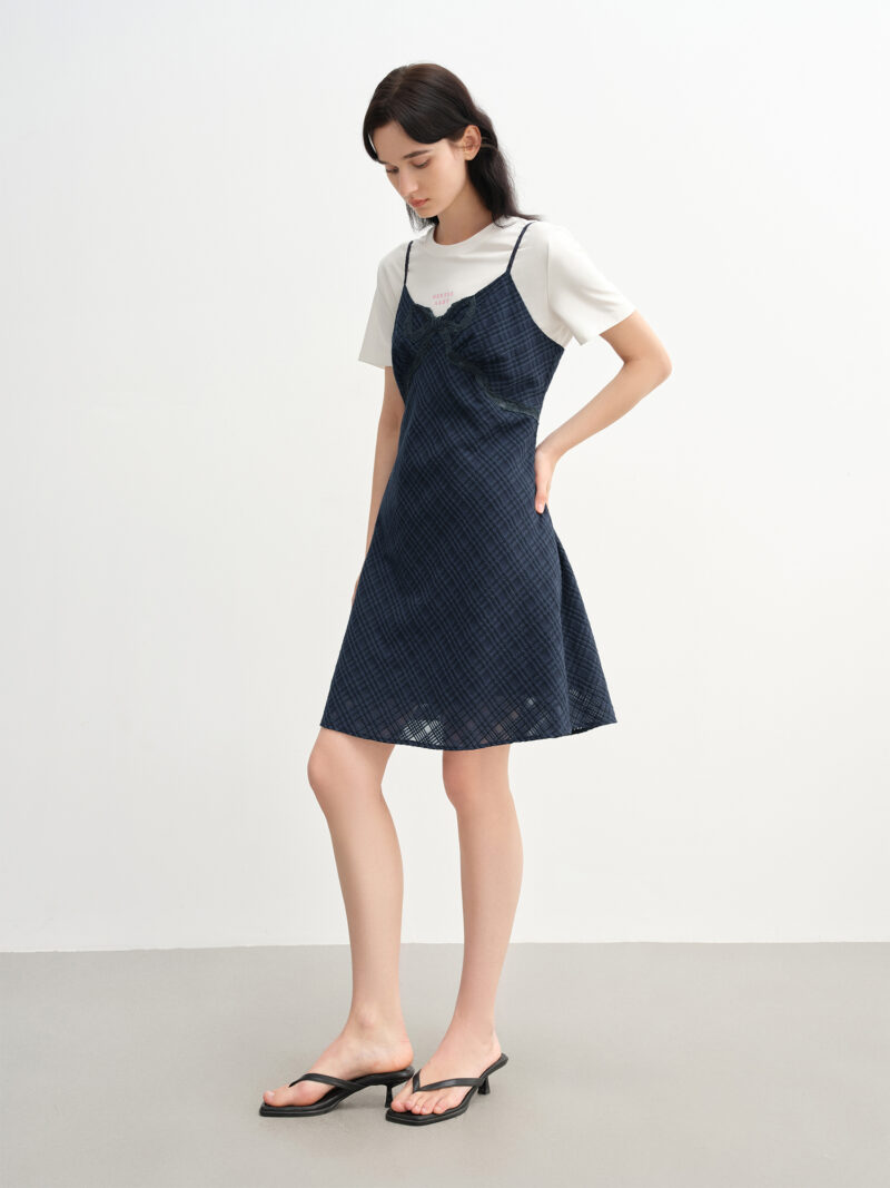 Chic Two-Piece Plaid Shirt Dress Set with Bow & Strappy Detail - Image 3