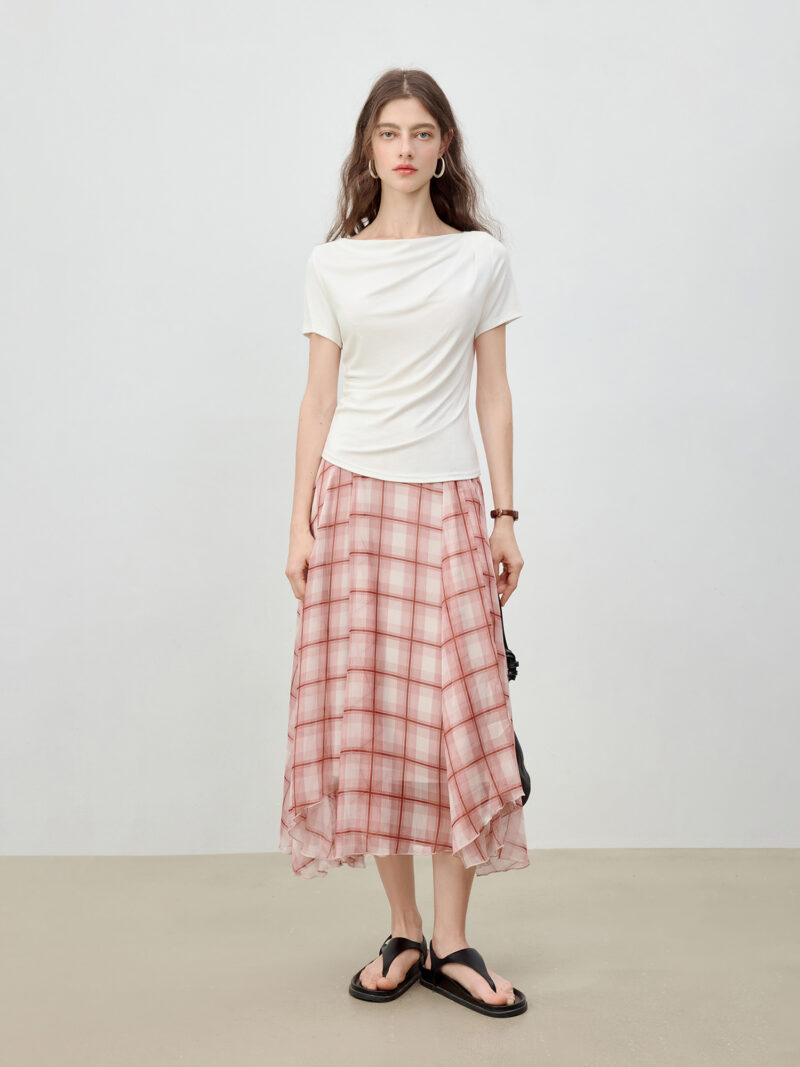 Retro Checkered Midi Skirt with Asymmetrical Hem - Image 6