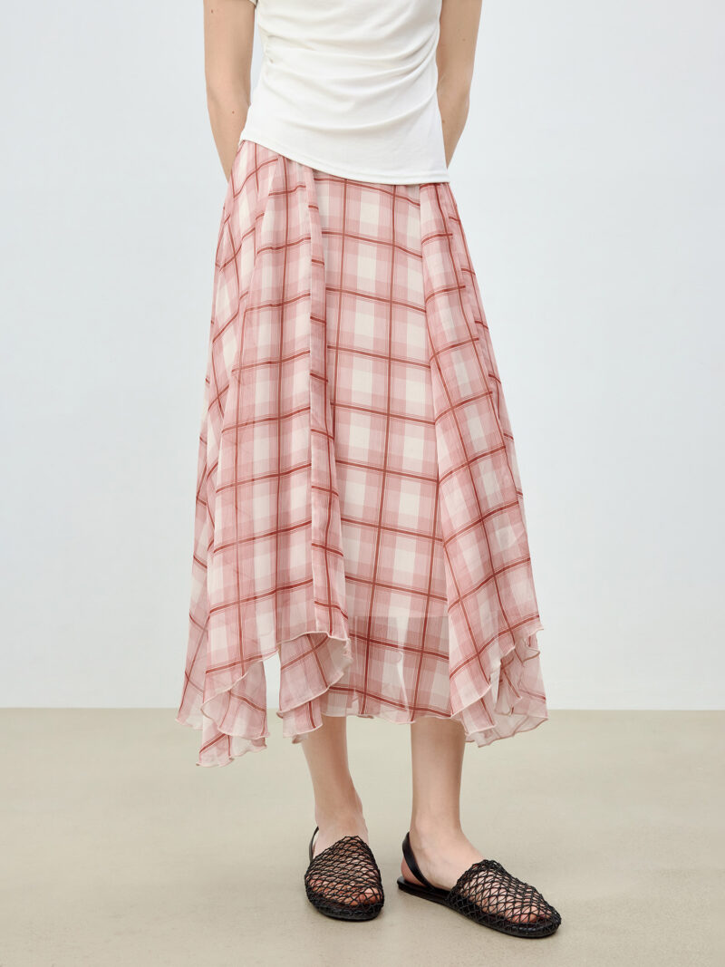 Retro Checkered Midi Skirt with Asymmetrical Hem - Image 8