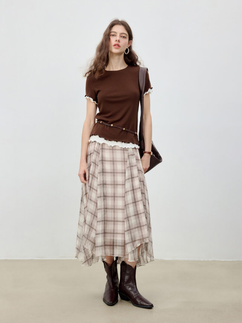 Retro Checkered Midi Skirt with Asymmetrical Hem - Image 5