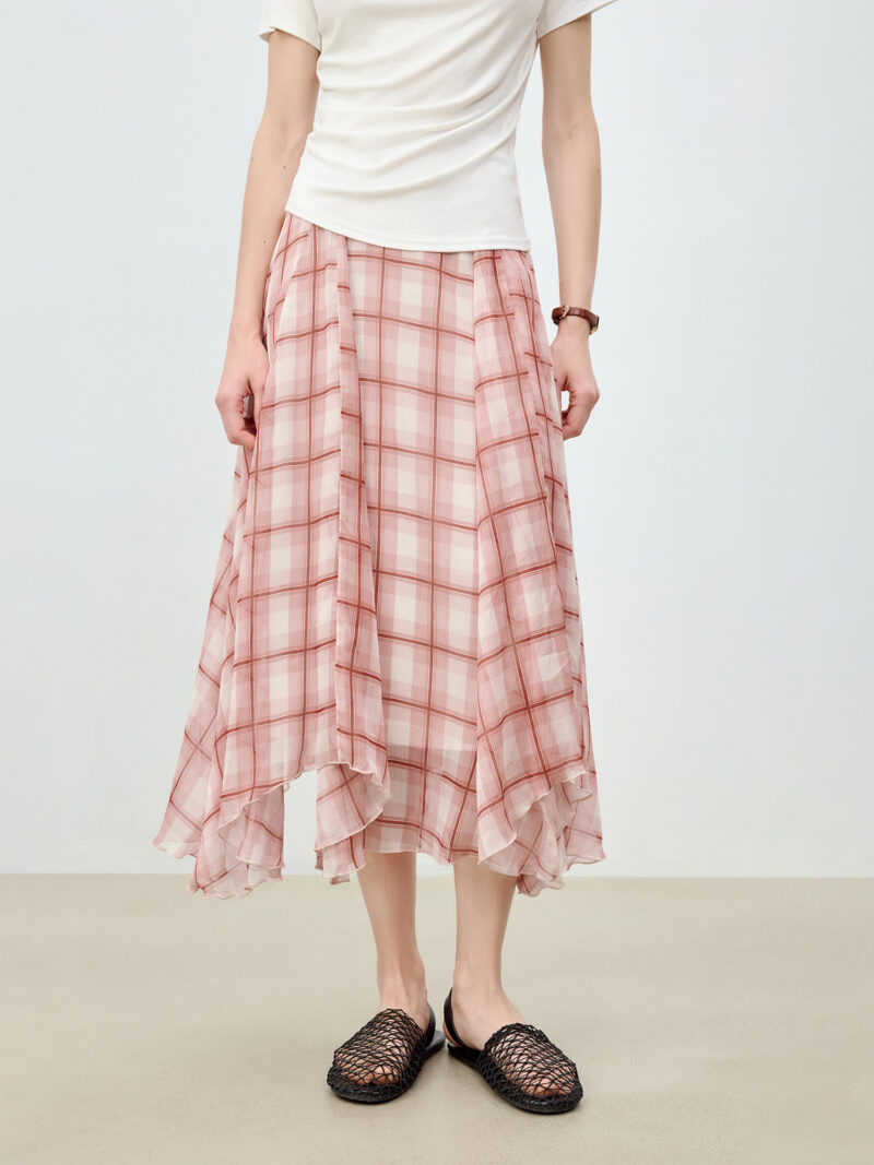 Retro Checkered Midi Skirt with Asymmetrical Hem - Image 7