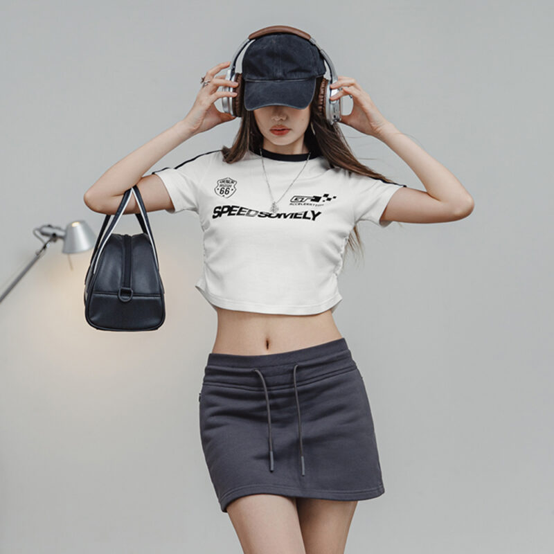 Women's Letter Print Slim Crop T-Shirt - Image 5