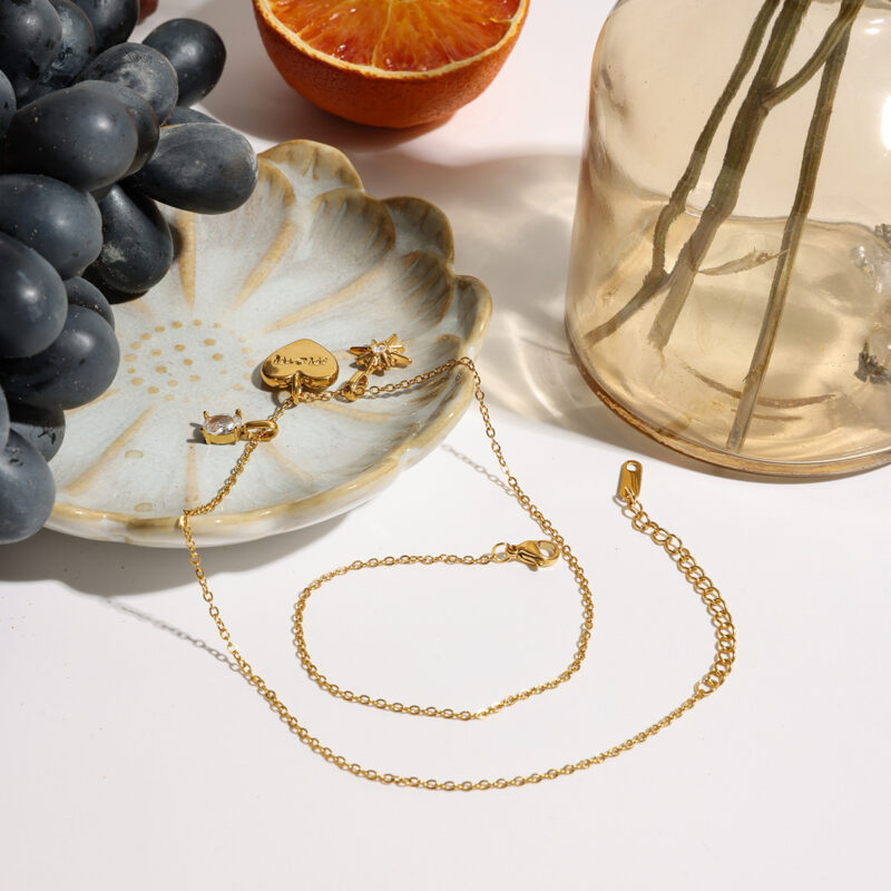 Exquisite "MOM" Heart Pendant Necklace 18K Gold-plated Stainless Steel with Zircon for Women - Image 6