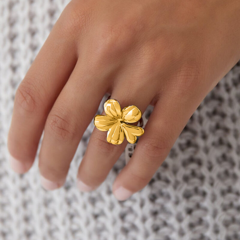 Women's Romantic Heart Flower Open Ring 18K Gold-plated Stainless Steel
