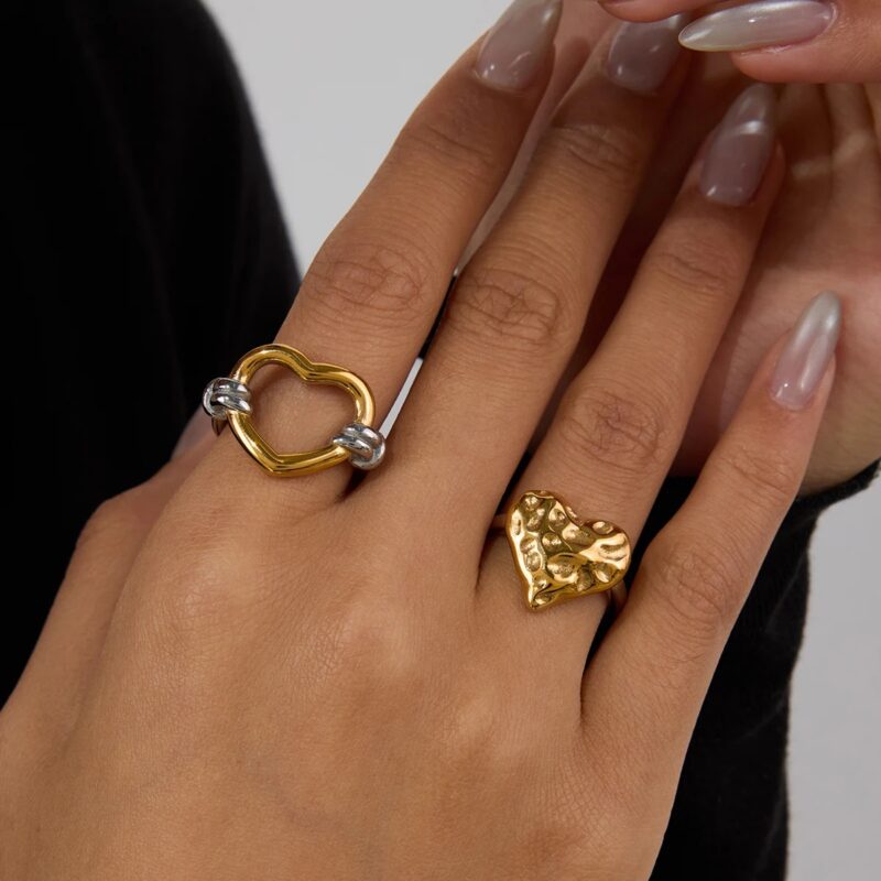18K Gold Hammered Heart Ring - Image 5