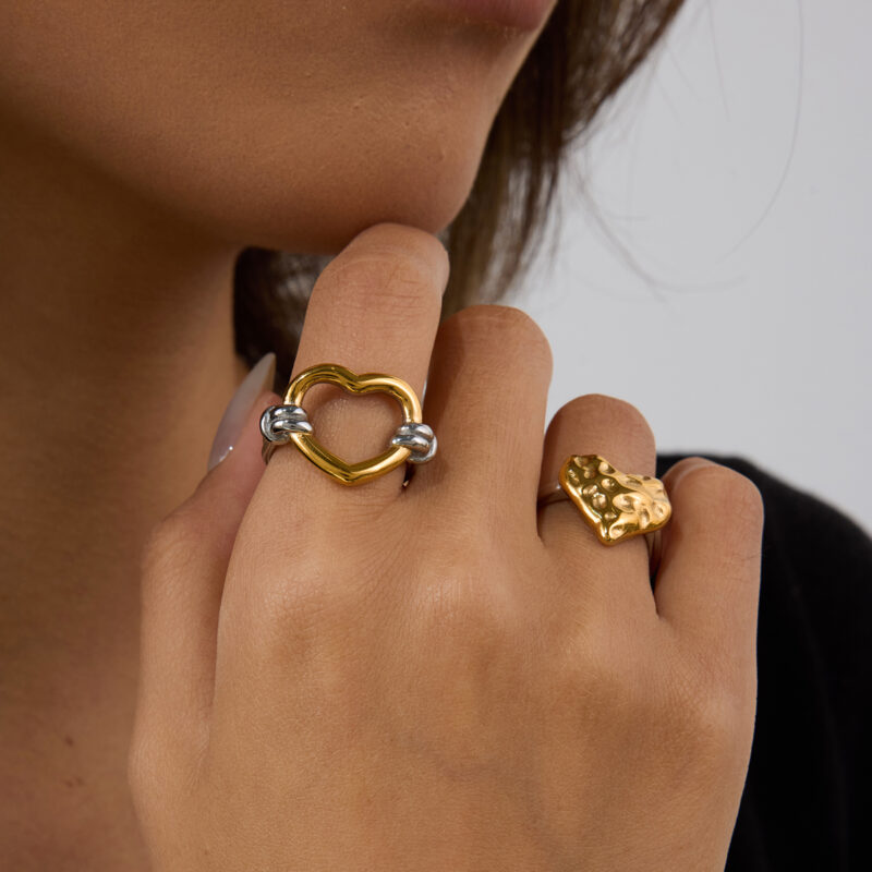 18K Gold Hammered Heart Ring