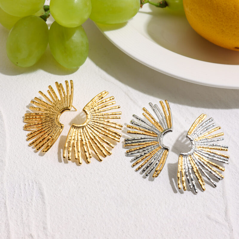 Geometric Fan-Shaped Two-Tone Earrings - Image 6
