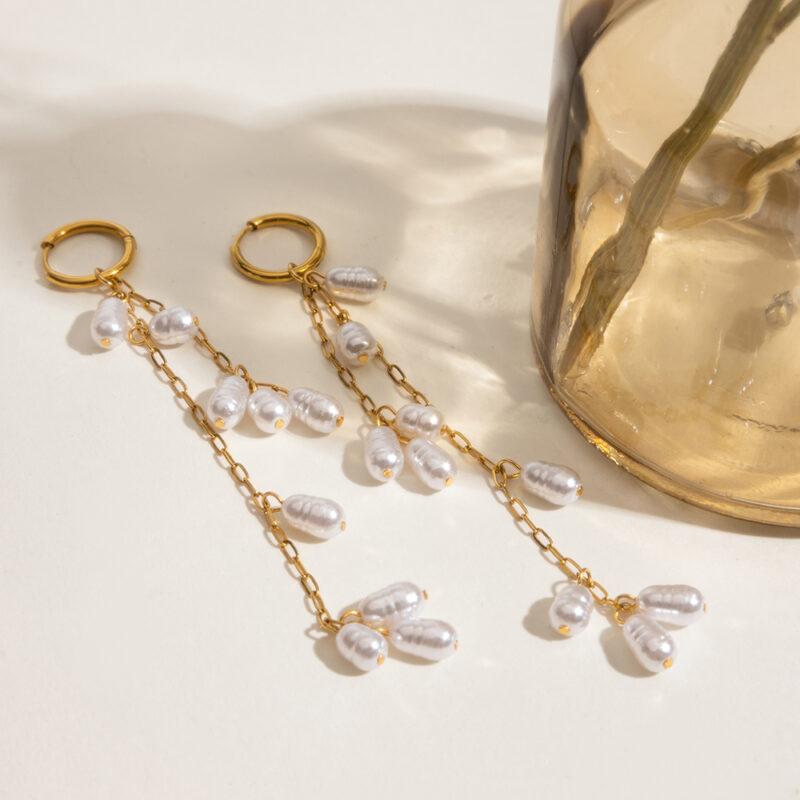 Elegant Pearl Tassel Earrings - Image 4