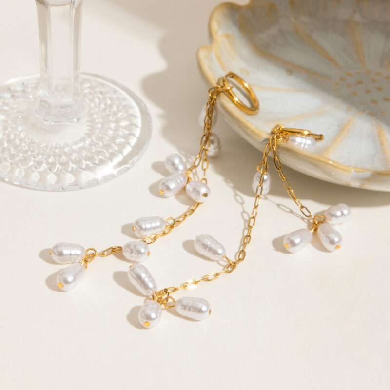 Elegant Pearl Tassel Earrings - Image 5