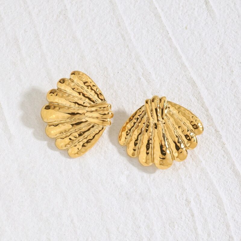 Retro Gold Hammered Shell Stud Earrings for Women