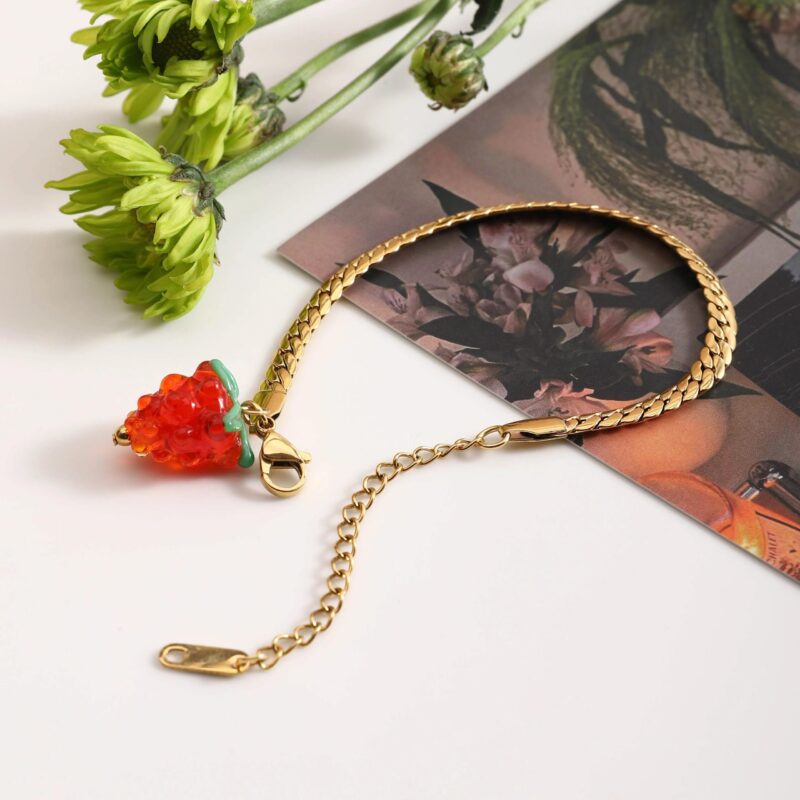 Sweet Grape Pendant Bracelet – 18K Gold-Plated Waterproof Chain for Women
