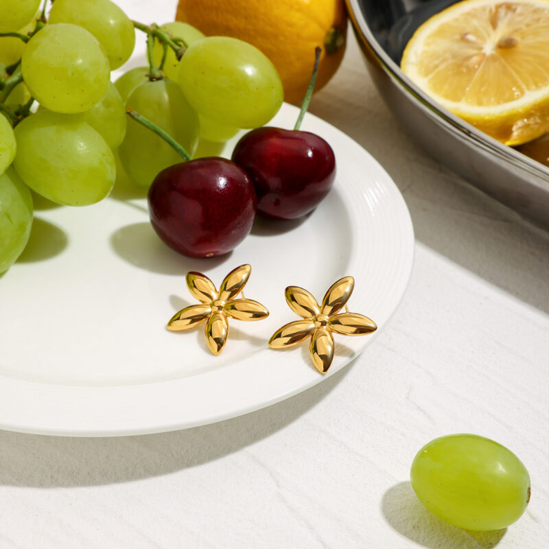 Glossy Flower Stud Earrings – 18K Gold-Plated Waterproof Stainless Steel - Image 5