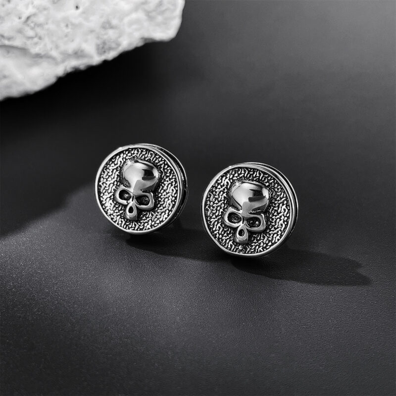 Retro Skull Stud Earrings for Men – Stainless Steel Gothic Punk Jewelry